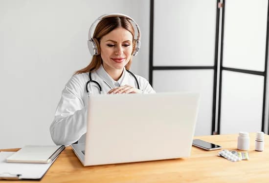 Remote nurse monitoring senior patient with APCM