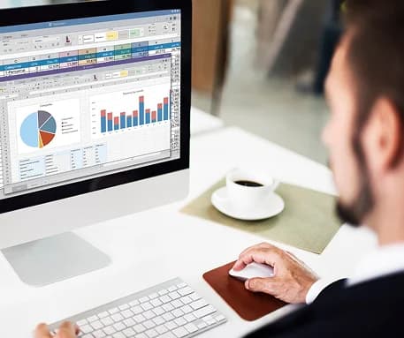 Care team member utilizing KangarooHealth platform to view program documentation.